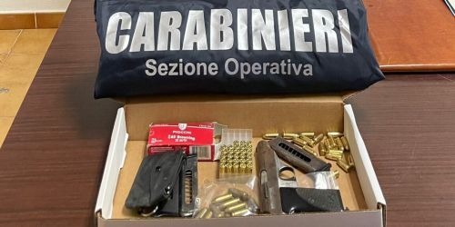 Litiga con il fratello per soldi e gli spara, 36enne in manette nel Crotonese