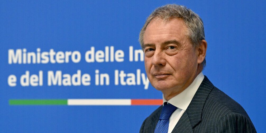 Abramo Customer Care, Urso: «Questo è il giorno della svolta grazie a una prospettiva concreta»