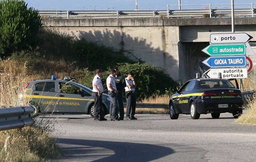 Gioia, sequestrati al porto 44 chili di cocaina