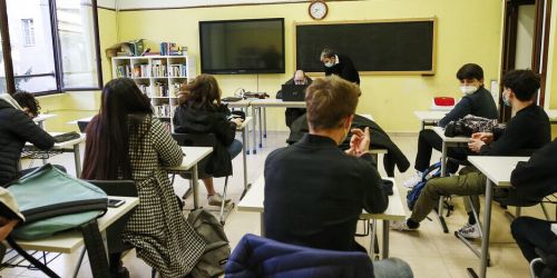 Si valuta obbligo del vaccino per il ritorno in classe