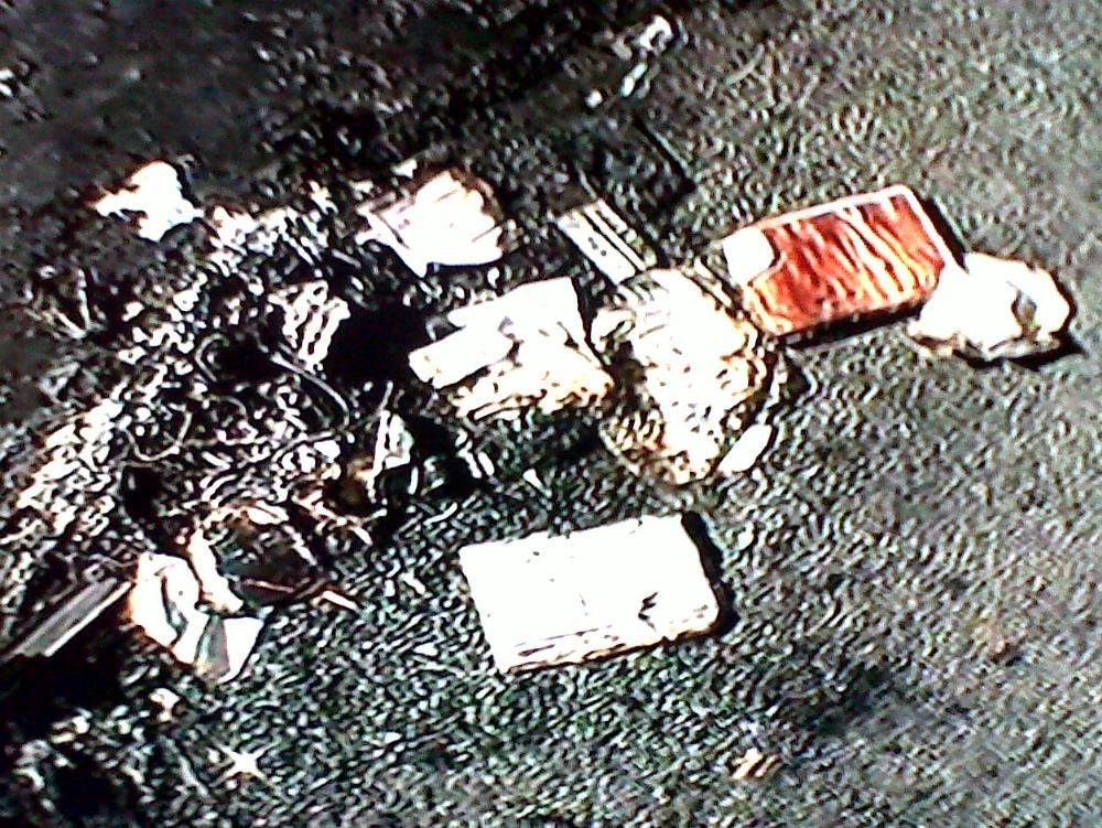 ORRORE A CASSANO | Quindici litri di benzina per incendiare l`auto