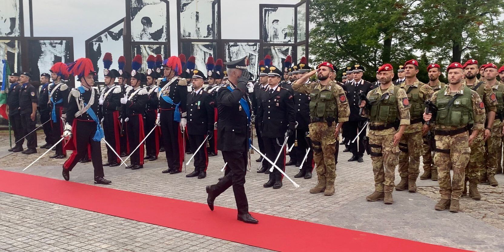 L’Arma dei carabinieri compie 209 anni, a Catanzaro cerimonia con autorità militari e civili – FOTO