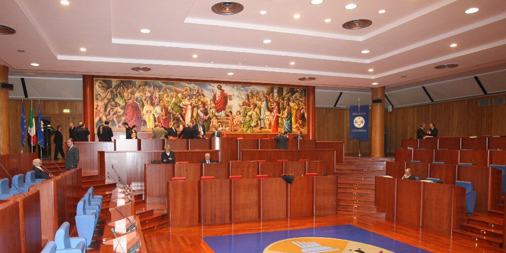 I capigruppo del centrodestra replicano a Irto: «Aspettiamo proposte concrete»