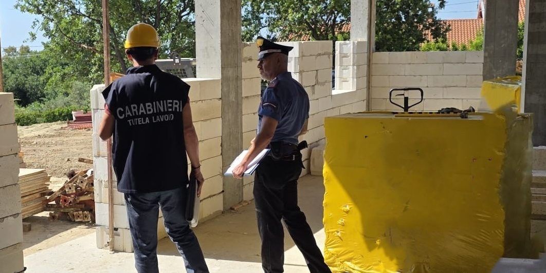 Soveria Simeri, scoperto un cantiere edile con gravi irregolarità: due denunce e 25mila euro di multa