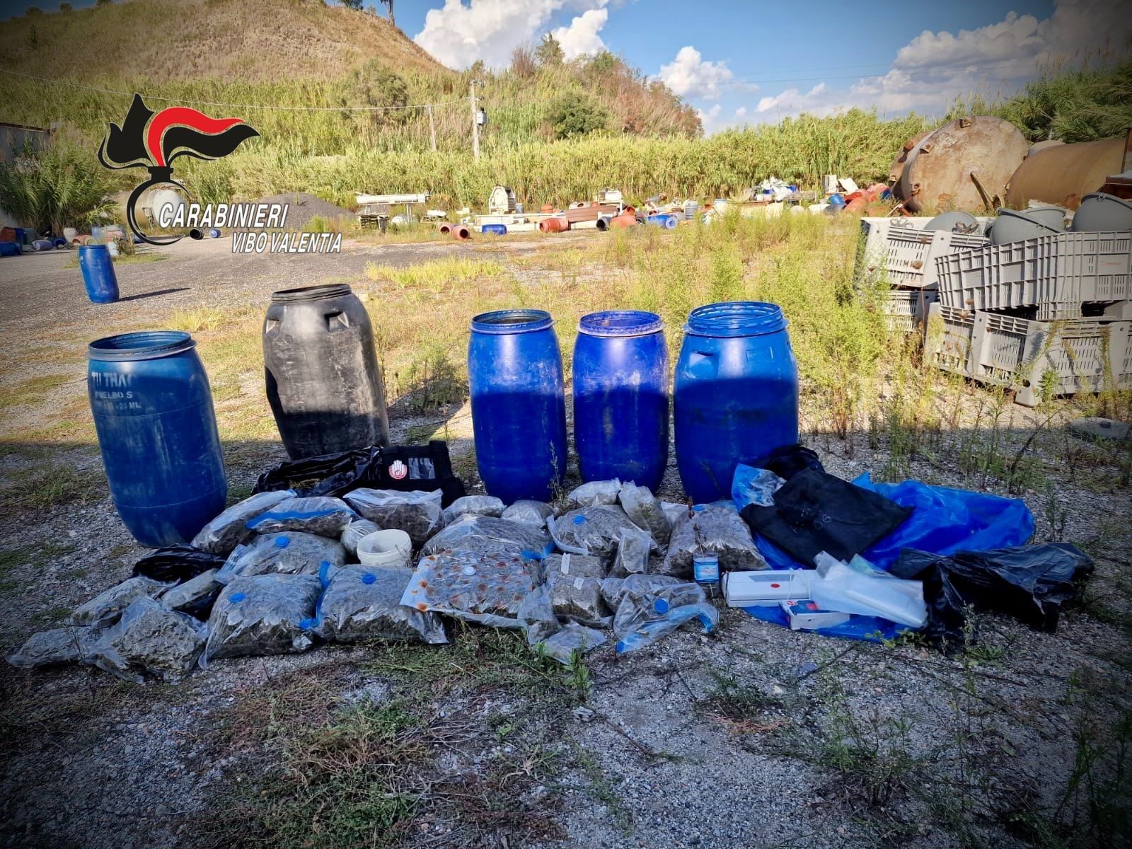 Rinvenuto arsenale di armi e droga tra Vibo e Rosarno, 2 arresti – VIDEO