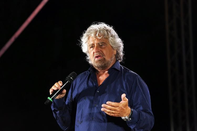 Il M5S rivota per l’abolizione del garante. E Grillo saluta citando Truman show