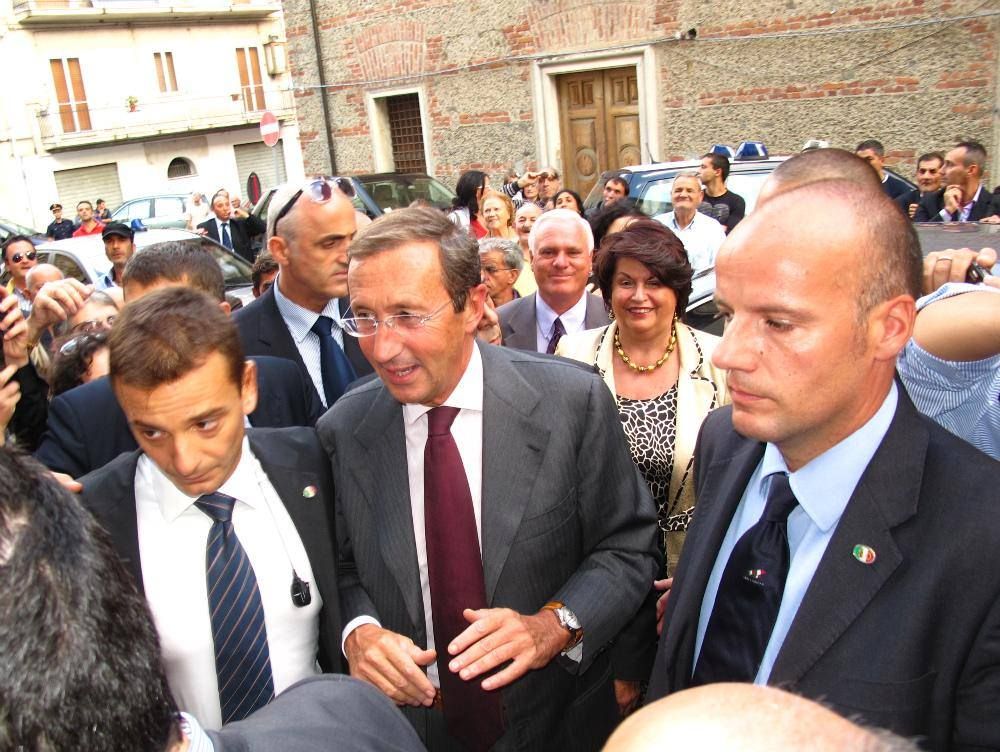 Europa e federalismo, Fini ne parla a Cosenza