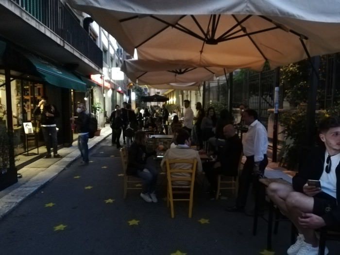 Movida soft (con qualche eccezione) nel primo week end di ritorno alla "normalità"