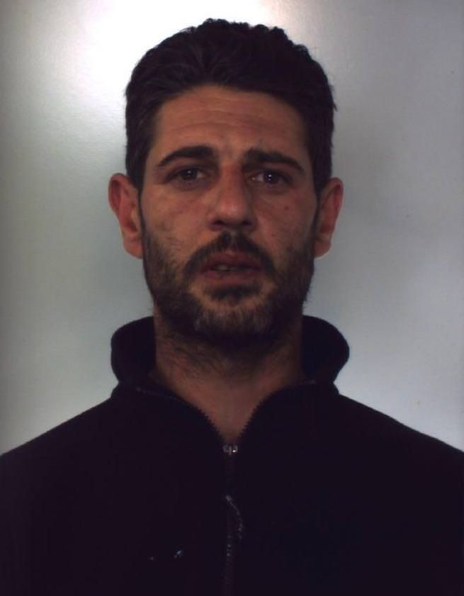 Cocaina nel portaoggetti dell'auto, arrestato 38enne