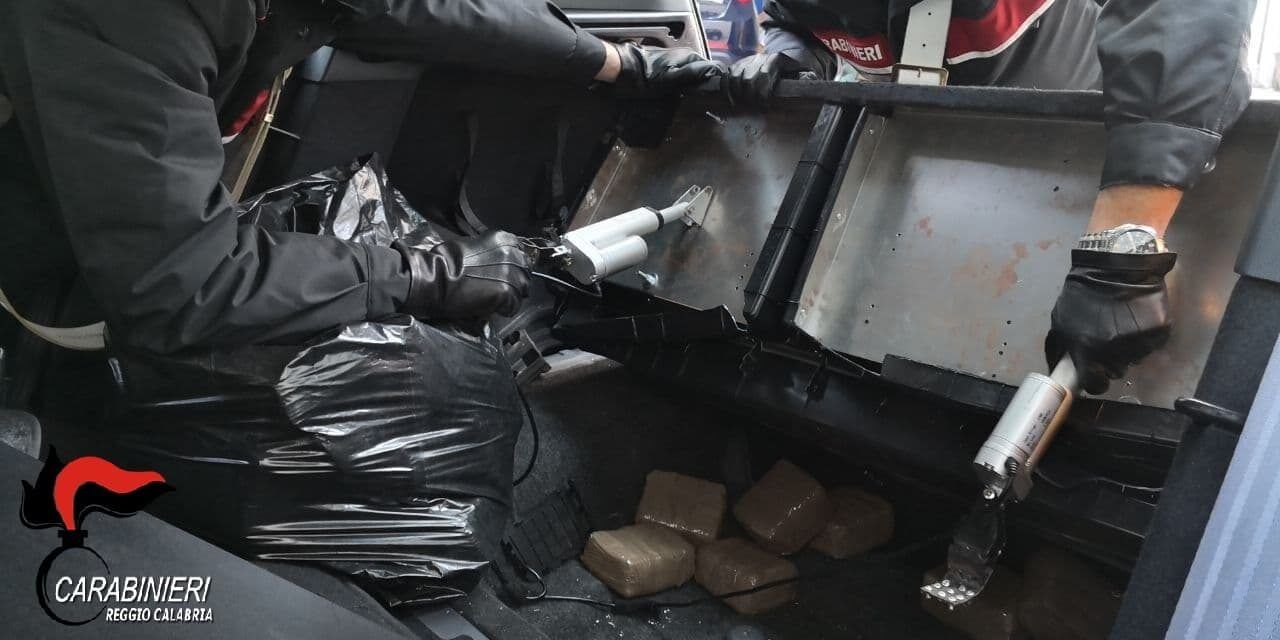 Villa San Giovanni, corriere della droga beccato con 18 kg di hashish