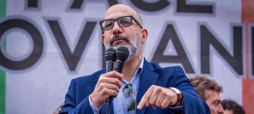 Toscano: «La nostra proposta è lo Stato garante della piena occupazione»