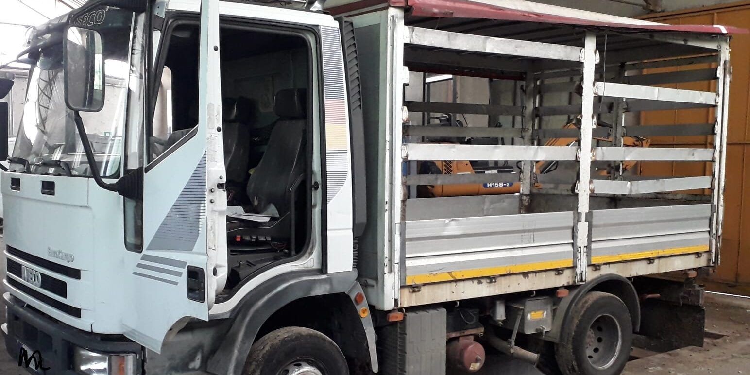 Sequestrati quattro autocarri rubati, indagini su presunte estorsioni