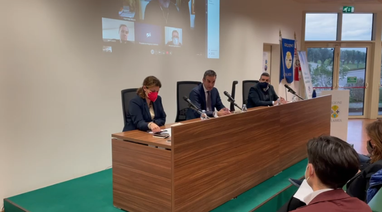 Covid hospital a Rogliano, Cariati e Tropea. E nuovi posti a Villa Bianca