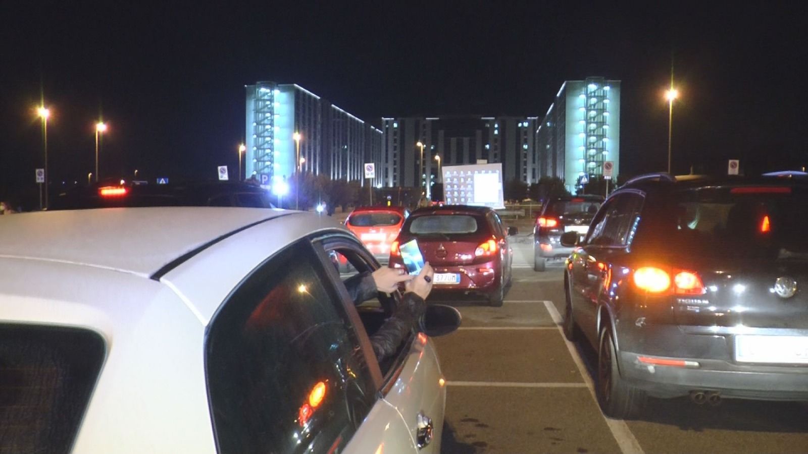 A colpi di clacson per una sanità migliore, e per Strada commissario -VIDEO