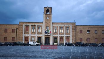 Vibo, ondata di solidarietà per il dirigente Nocita dopo l’auto incendiata: «Fatto gravissimo e allarmante»