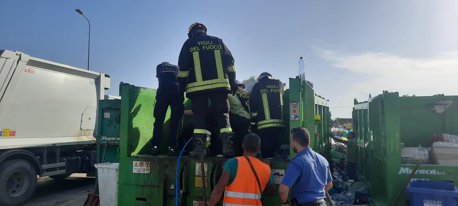 Operaio finisce schiacciato sotto una pressa a Locri. È grave