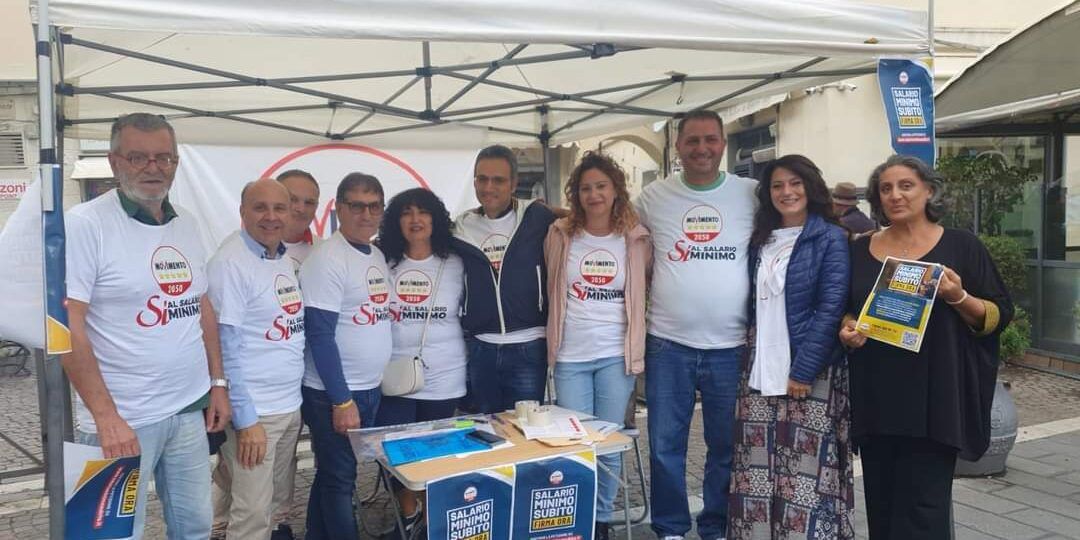 Salario minimo, a Catanzaro M5S raccoglie le firme.  L’adesione del sindaco Fiorita