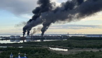 L’Ucraina colpisce il terminal petrolifero di San Pietroburgo