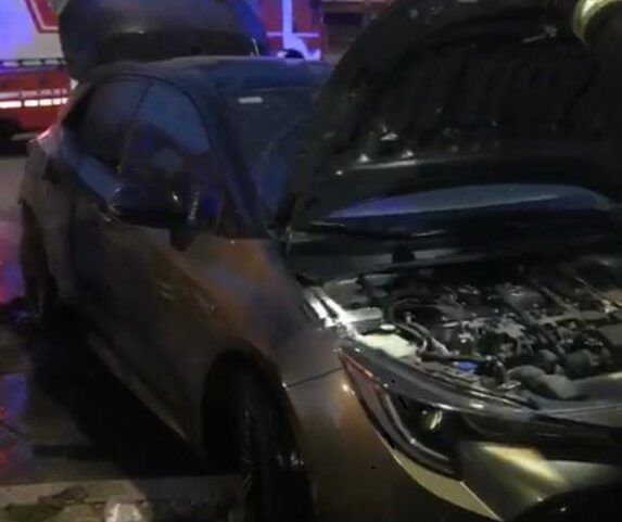 Corigliano Rossano, a fuoco l’auto di un sacerdote: fermato un uomo