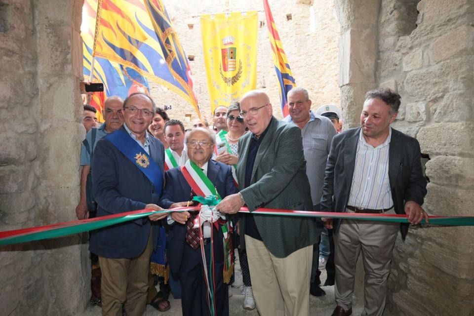 Oliverio a Cleto per l’inaugurazione del castello di Savuto