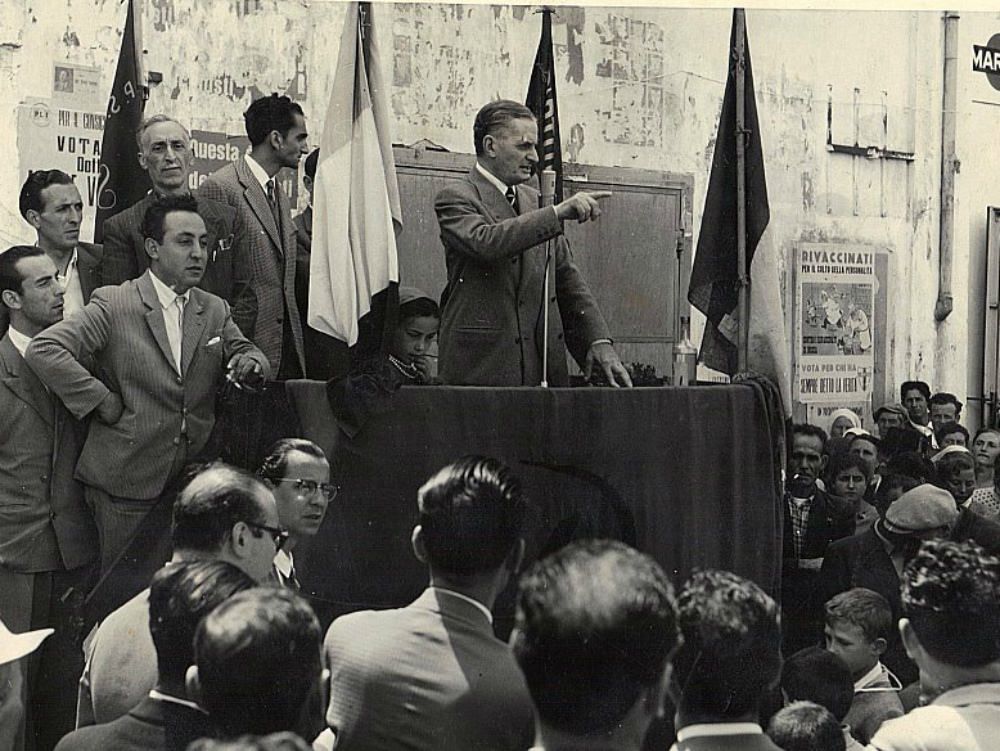 Nascono la Biblioteca e l`Archivio Gullo