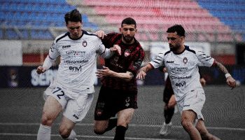 Il Crotone si salva nel finale e strappa un pareggio in casa del Sorrento