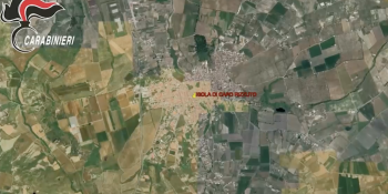 La ricerca «spasmodica» di fondi per il clan e il diktat di “Scarface”: «I soldi devono rimanere a Isola Capo Rizzuto»