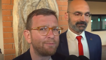 Crotone, presentate le liste per Trocino sindaco: con Provenzano e Stumpo al via la corsa del campo largo – VIDEO