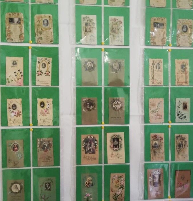 Da 40 anni colleziona santini, ne possiede 110mila. La passione di Antonio Pullano