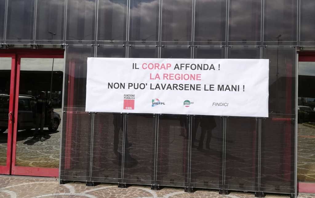 Bocciati i resoconti di Arsac, Aterp e Calabria Lavoro. E sul Corap indaga la Procura