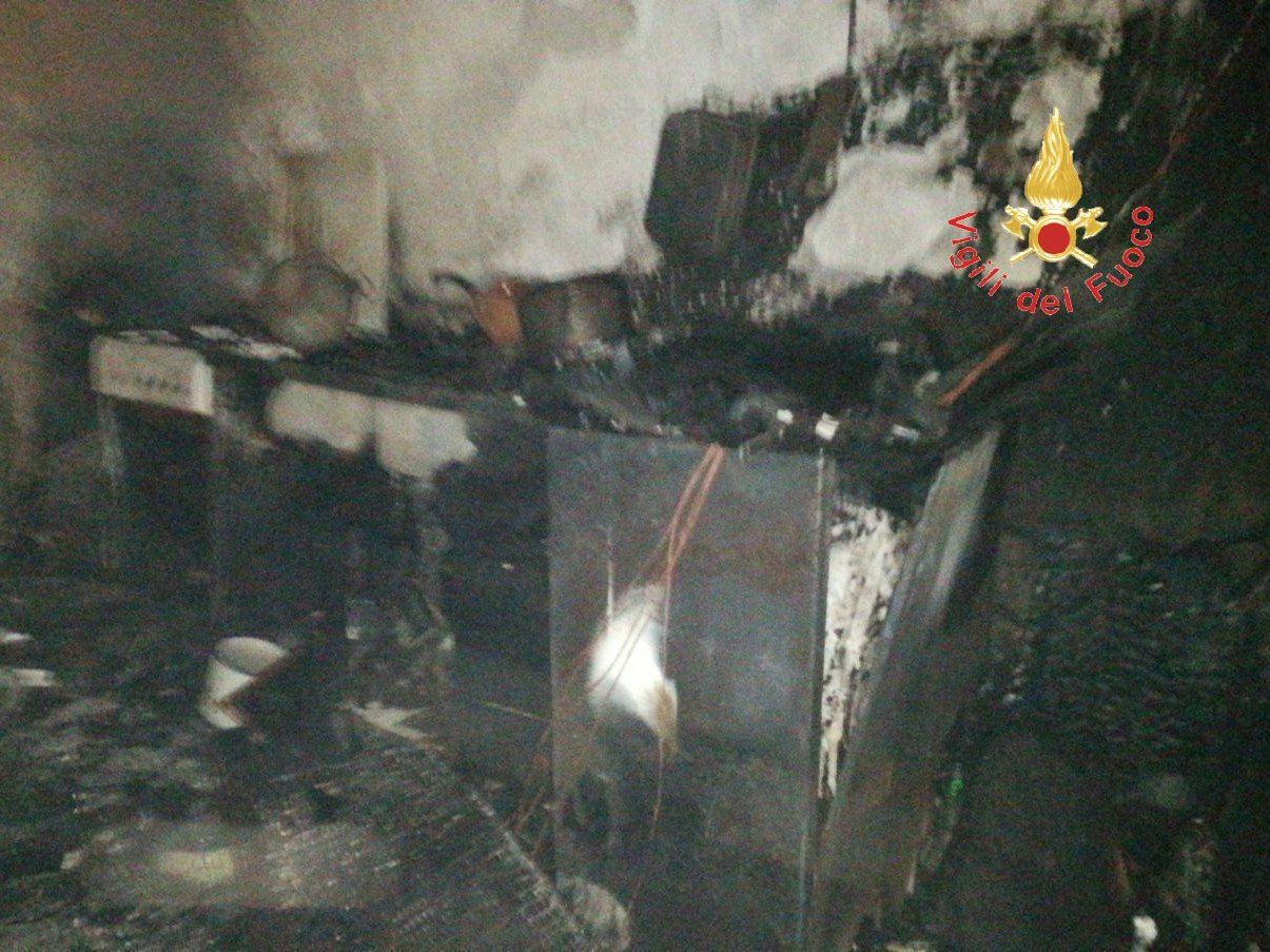 Gasperina, paura per l'incendio di un'abitazione