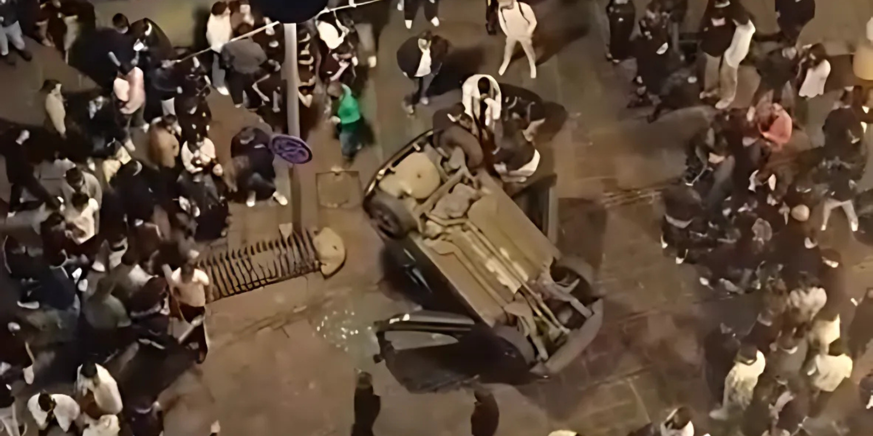 Tragedia sfiorata a Crotone: auto si ribalta tra i passanti sul lungomare