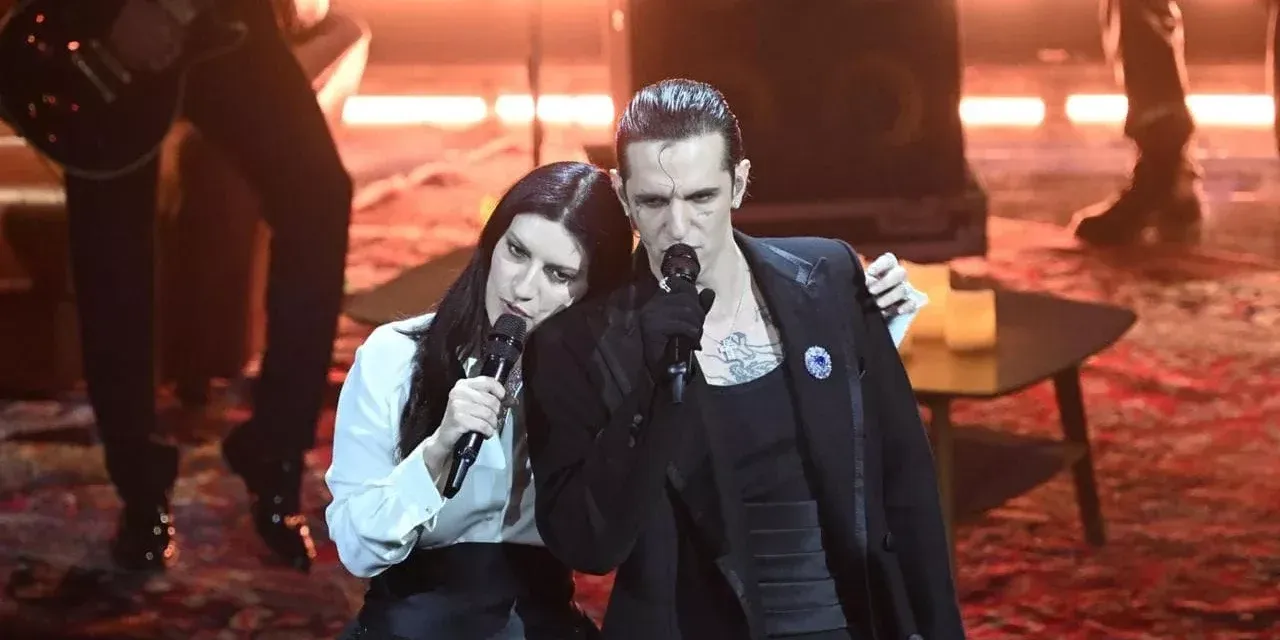 Achille Lauro infiamma e commuove l’Ariston