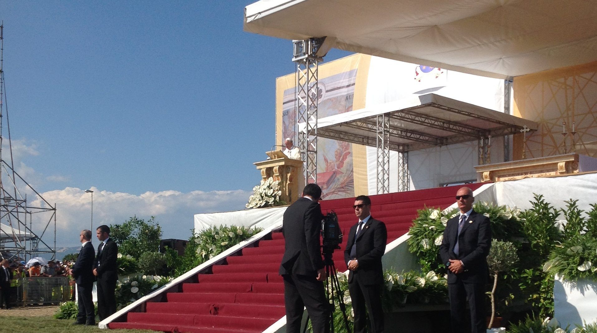 IL PAPA IN CALABRIA | Il segnale di speranza di Bergoglio