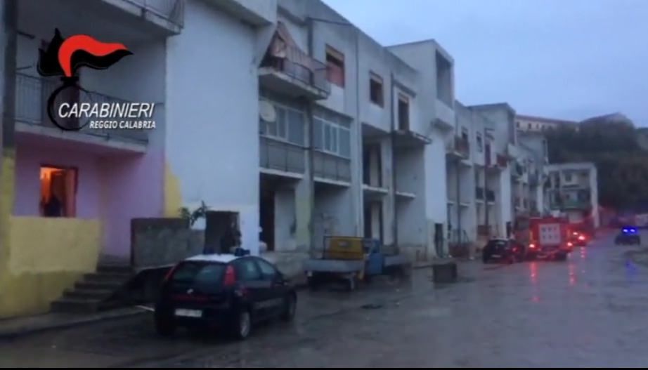 Gioia Tauro, 7 arresti per furto di elettricità