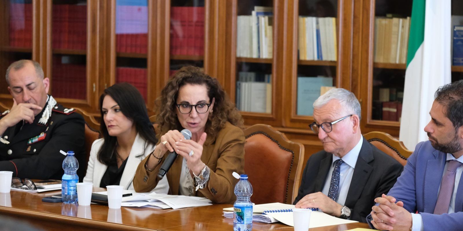 Catanzaro, ecco il Vademecum Antiusura. Ferro: «Chi è in difficoltà non è solo»