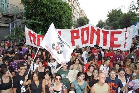 Visita Renzi, manifestazione degli antagonisti
