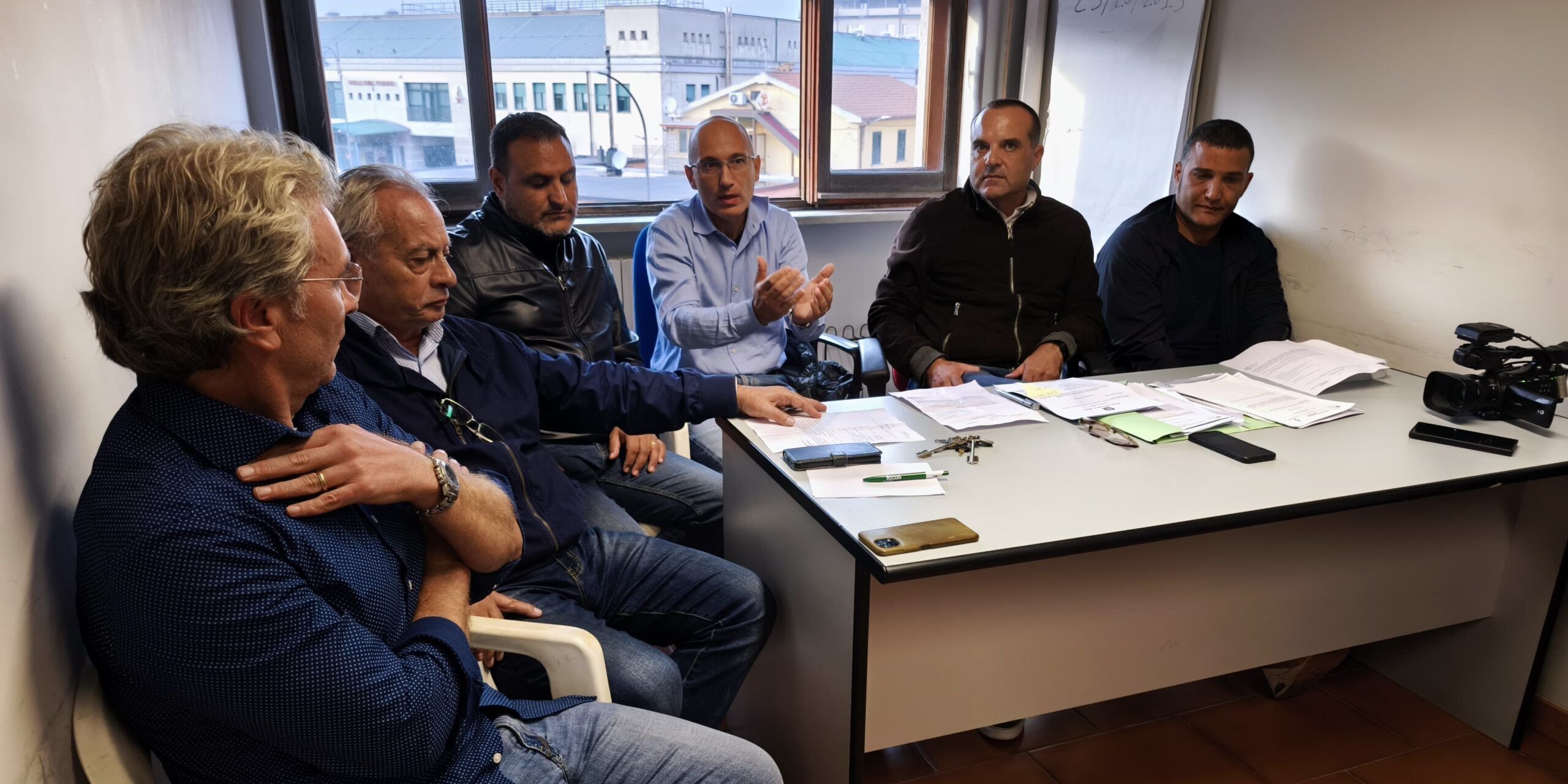 Da «eroi del Covid» a «esuberi»: l’Asp di Vibo «pronta a mandare a casa circa 75 tra infermieri e oss»