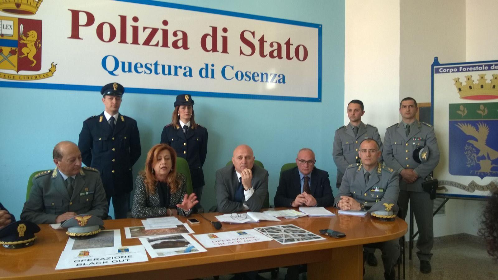 Ricettazione e riciclaggio di rame, tredici arresti a Cosenza