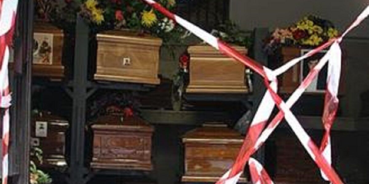 Filadelfia, esplode una bara: chiusa parte del cimitero