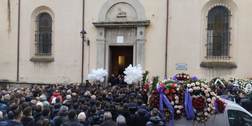 A San Luca l'addio ai quattro giovani morti sulla 106