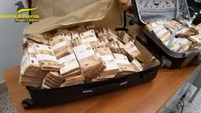 Frode fiscale nel settore petrolifero, confiscati beni per 3,5 milioni di euro a un imprenditore reggino – VIDEO