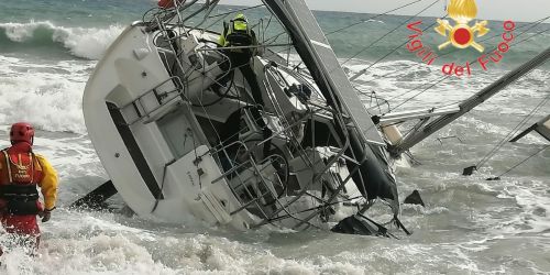 barca-spiaggiata-sellia