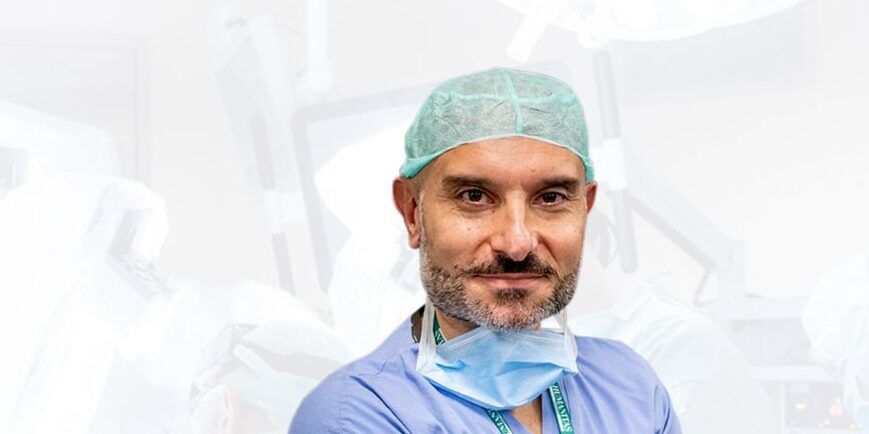 È calabrese il primo cardiochirurgo al mondo a utilizzare gli smartglasses con robot per un intervento