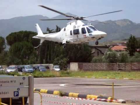 Tamponamento tra veicoli, grave una ragazza