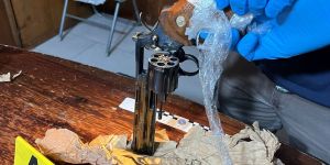 Reggio, pistola con matricola abrasa e marijuana in casa: arrestati due fratelli