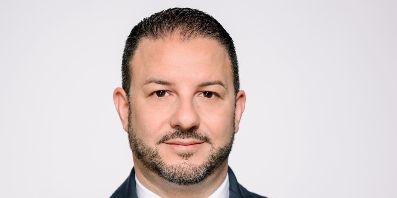 Elezioni a Cirò Marina, la denuncia di un candidato sindaco: «Scheda chiusa per terra, in cabina»