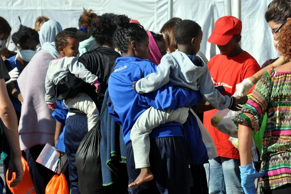 Storie di migranti: la neonata sbarcata a Roccella Jonica che non fa notizia