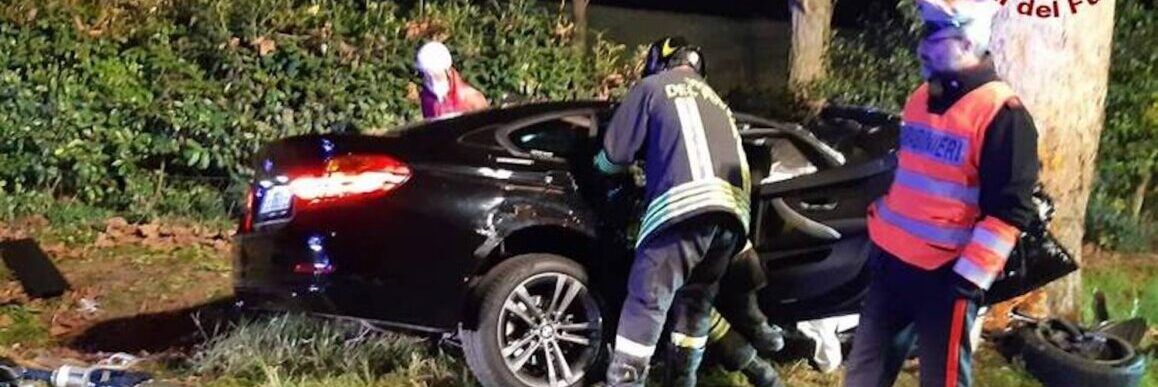 Auto si schianta contro un albero nel Trevigiano, morte due ragazze