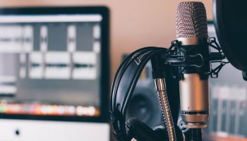 “Questi posti davanti al mare”: a Locri il Festival nazionale del podcast scolastico